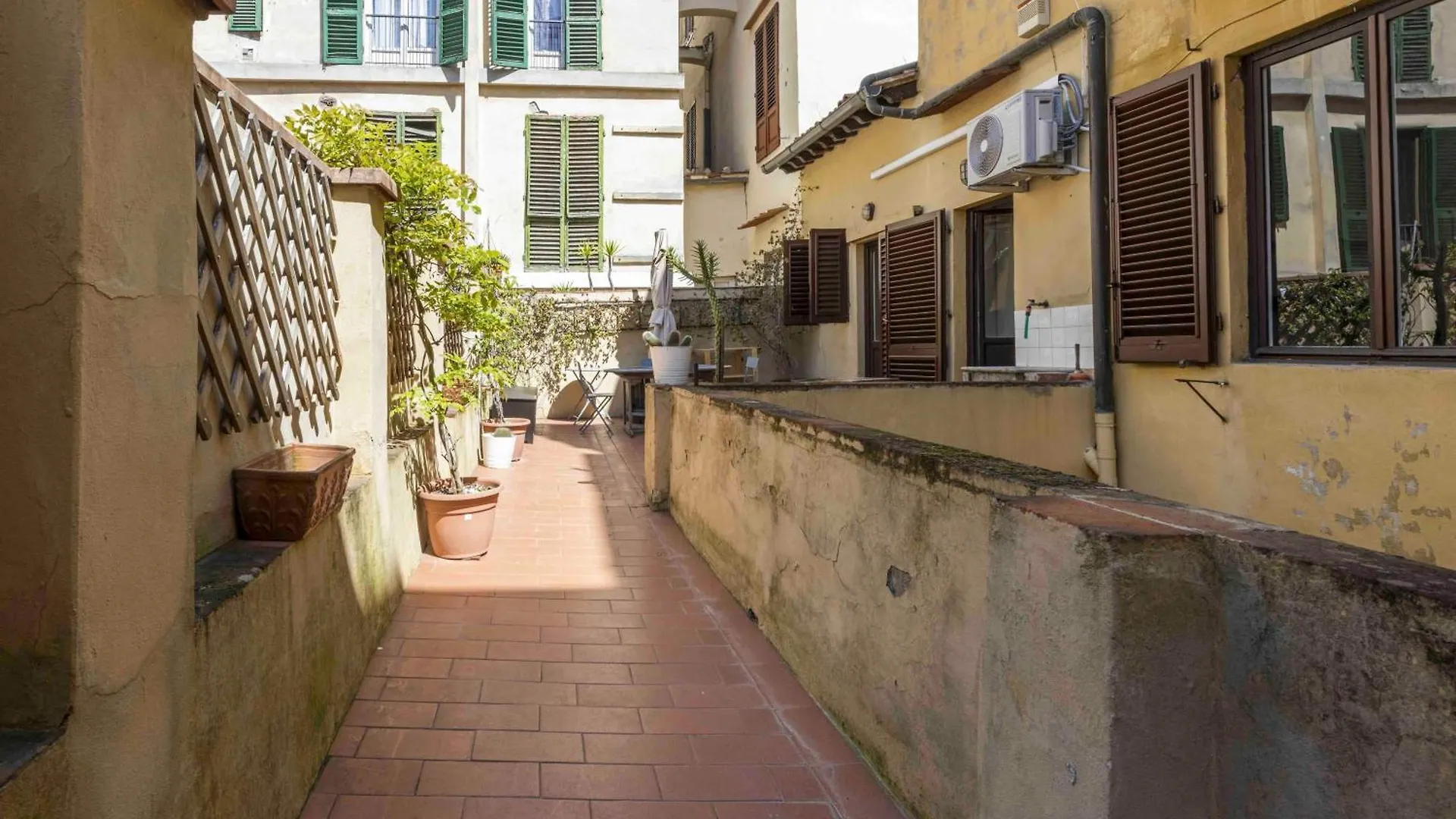 Classic Borgo Apostoli By Mmega Florence Apartment